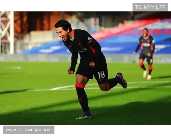 拜仁横扫对手，提前锁定决赛名额！，冠军在招手!拜仁迎联赛5连胜 7分领跑优势巨大