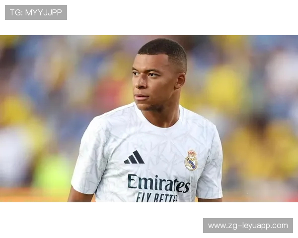 姆巴佩晒童年偶像海报，致敬老一辈巨星