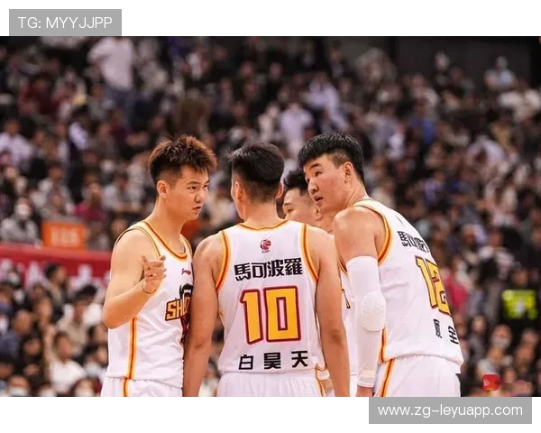 CBA北控多人协防制造对手走步