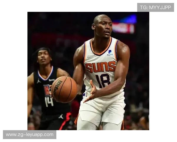 比永博连抓关键防守篮板，灰熊禁区稳固如初